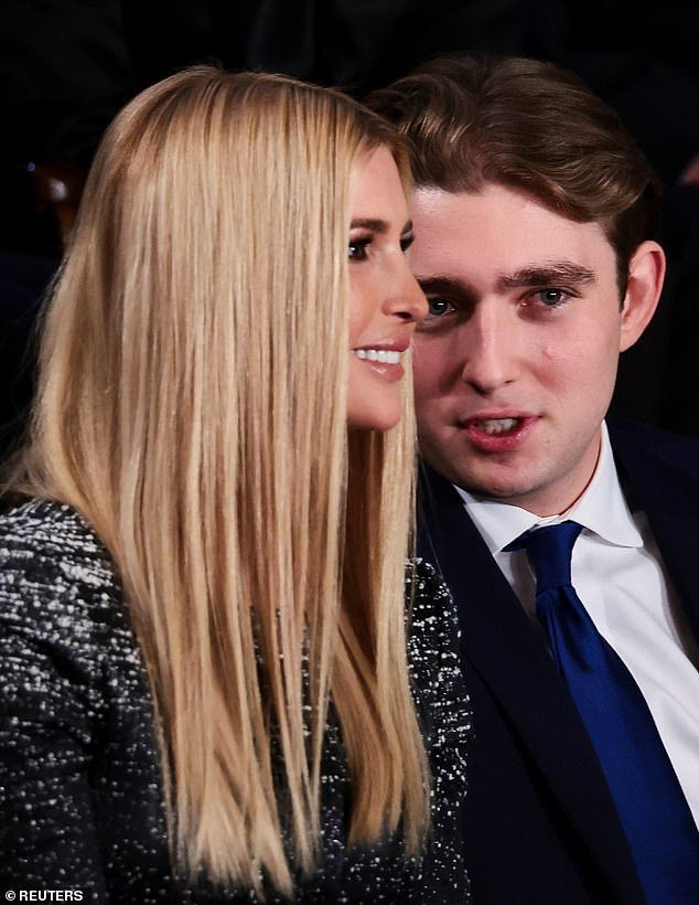 La alianza del ‘dúo de poder’ de Ivanka y Barron revelada a SOTU… y el hermano de Trump que ‘esperó’ a que Melania los reconociera