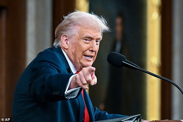 Cómo los héroes del hockey olímpico de Estados Unidos permitieron que el ‘showman’ Trump se volviera loco durante el discurso sobre el estado de la Unión