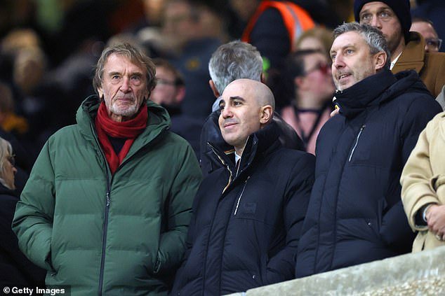 Las brutales medidas de reducción de costos de Sir Jim Ratcliffe FUNCIONARON: el jefe del Man United elogia los resultados financieros positivos del club después de que el copropietario balanceara despiadadamente el hacha