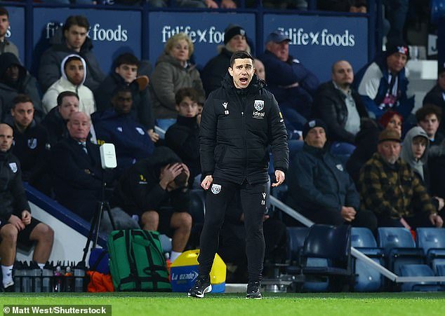 Revelado: La serie de errores detrás del desastre de 44 días de Eric Ramsay en West Brom: la entrevista de hace meses que le valió el puesto, pasó por alto grandes nombres, peleas en el campo de entrenamiento y la falla táctica radical que podría resultar fatal en la batalla por el descenso.