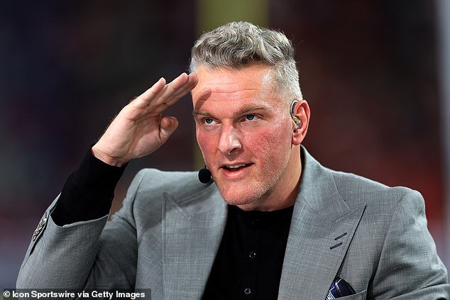 La asombrosa cantidad que Pat McAfee pagó por los héroes del hockey del equipo de EE. UU. ha sido revelada… después de que la estrella de ESPN se ofreciera a financiar la fiesta por la medalla de oro en un club de Miami.