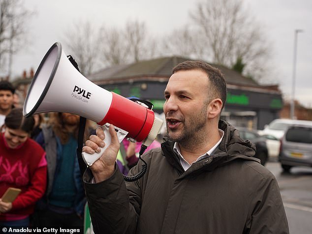 Los Verdes quieren que sea casi imposible enviar a nadie a prisión, pero los delincuentes que acaben tras las rejas tendrán derecho a votar