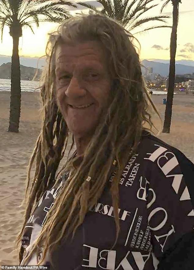 Mujer detenida bajo sospecha de asesinato tras encontrar muerto a un británico en una habitación de hotel en Tenerife