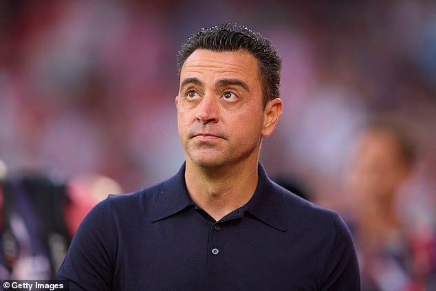 Xavi es el “principal candidato” para conseguir el puesto más alto a nivel internacional a pocos meses de la Copa del Mundo, mientras contempla su regreso como entrenador dos años después de dejar Barcelona.