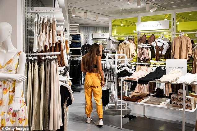 Conmoción cuando la popular cadena minorista australiana Glue anuncia que todas sus tiendas cerrarán antes de fin de año.