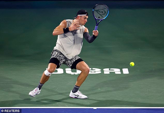 ¿Puedes detectar el vergonzoso fallo de vestuario de la estrella del tenis?