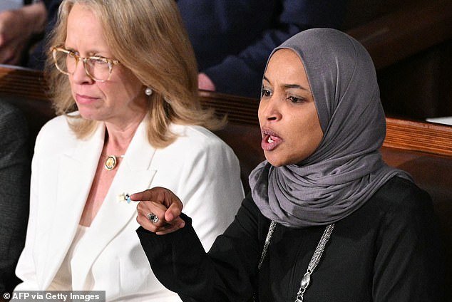 Ilhan Omar afirma que su invitado fue ‘expulsado por la fuerza’ de la Cámara durante el discurso de Trump… mientras John Fetterman critica los viles insultos de Rashida Tlaib contra los legisladores republicanos