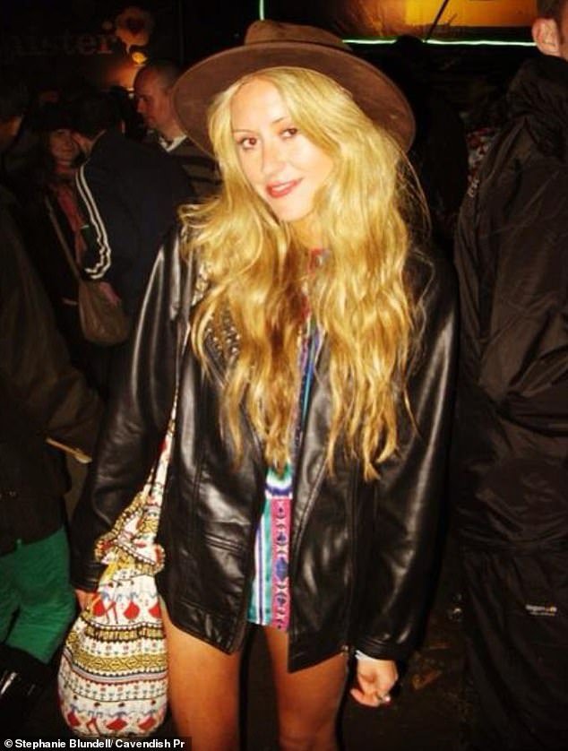 Ejecutiva de la jet set asesinada a golpes por su novio alcohólico que la mantuvo prisionera en su casa durante 10 días y le dio de comer helado de vodka.