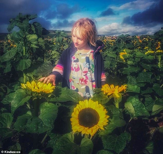 Una niña ‘maravillosa’, de 13 años, que visitó sitios web pro-suicidio después de luchar con el encierro de Covid, se suicidó sin dejar un mensaje a su familia, según la investigación