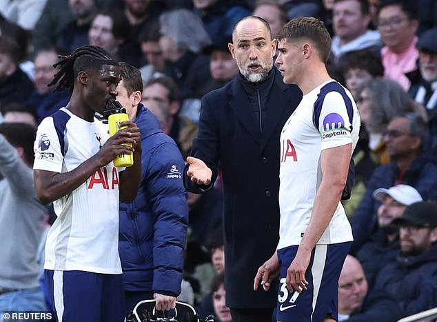 Ian Wright afirma que las estrellas del Tottenham ya han ‘revisado’ al nuevo jefe Igor Tudor a pesar de que el club teme una tumultuosa batalla por el descenso