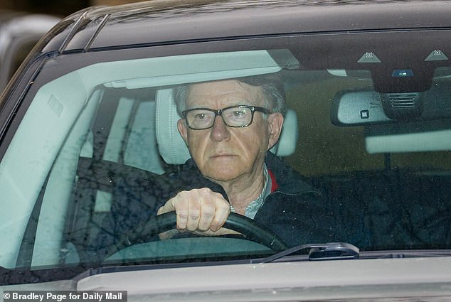 Peter Mandelson es ahora objeto de una investigación europea por fraude en los expedientes Epstein: Bruselas investigará la afirmación de que el ex comisario notificó a un financiero pedófilo caído en desgracia sobre un plan de rescate de 500 mil millones de euros.