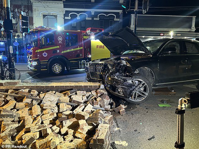 Vergonzoso acto del conductor de Audi tras el horroroso accidente que hirió a dos personas inocentes en Melbourne