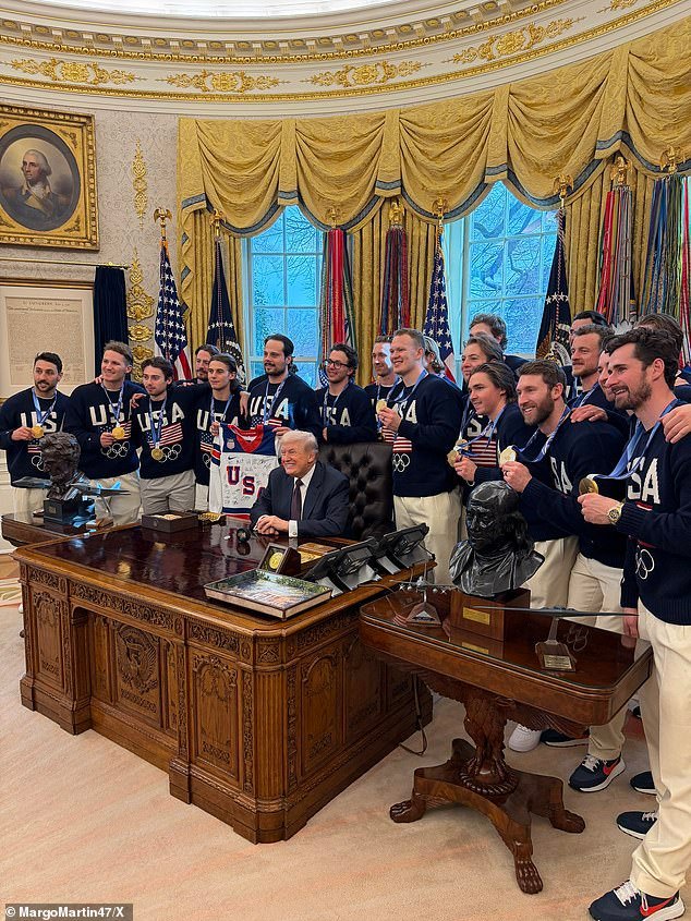 La furiosa Megan Rapinoe ataca a los ‘payasos’ del hockey masculino de EE. UU. por acercarse a Donald Trump después del oro olímpico