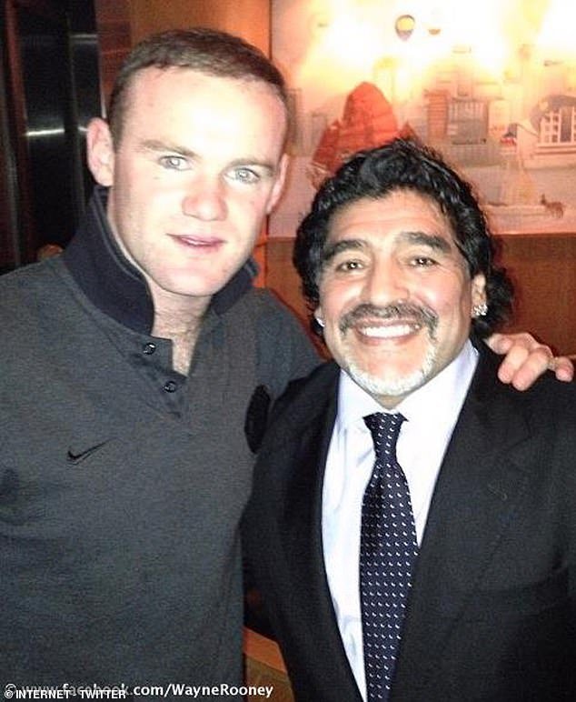 Wayne Rooney revela el extraño regalo que recibió de Diego Maradona después de un encuentro sorpresa en el centro de fútbol de la Premier League en Manchester