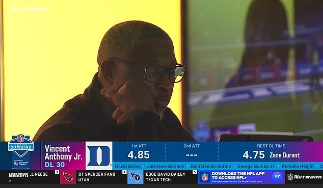 Momento impactante bajo fuego cuando el entrenador de los Jets, Aaron Glenn, es sorprendido durmiendo durante el NFL Combine