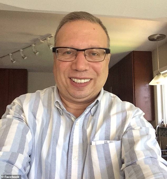 Al abuelo se le permite conservar una placa hilarante pero vulgar sobre un tema clave sobre la vejez después de que interviene el GOBERNADOR de la ciudad de Nueva York