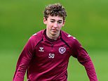 Keir McMeekin, de 16 años, del Hearts, se dirige al Manchester City este verano… y ahora Inglaterra quiere que cambie su lealtad desde Escocia.