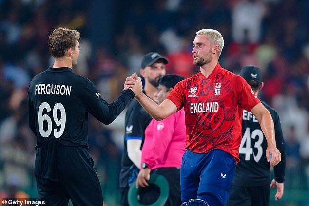 Inglaterra ha aprendido a lidiar con sus imperfecciones en la Copa del Mundo T20 después de la victoria de Nueva Zelanda, pero su suerte eventualmente se acabará, escribe RICHARD GIBSON