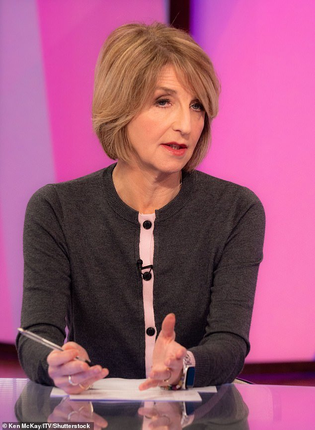 Kaye Adams fue expulsada de su programa de radio de la BBC, que ganaba £155.000 al año, después de que se confirmaran tres denuncias de mala conducta.