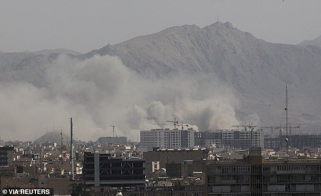 El Reino Unido queda fuera de los ataques entre Estados Unidos e Israel contra Irán mientras Keir Starmer preside la reunión de emergencia de Cobra