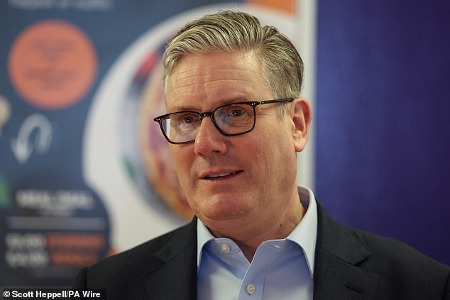 ¿Starmer permitió que Trump usara a Diego García para atacar a Irán? Los bombarderos estadounidenses pueden haber volado 3.500 millas desde el territorio británico de ultramar