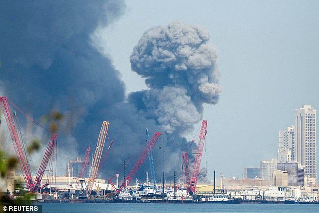 Los equipos de Fórmula 1 están luchando por cambios de vuelo antes del Gran Premio de Australia tras los bombardeos estadounidenses e iraníes, y los jefes están elaborando planes de contingencia para trasladar las carreras a Oriente Medio.