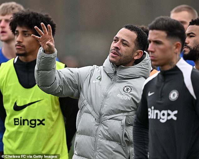 Liam Rosenior admite que sus estrellas del Chelsea no pueden jugar con el estilo enérgico que él desea, mientras surgen estadísticas condenatorias de los Blues antes del choque con el Arsenal.