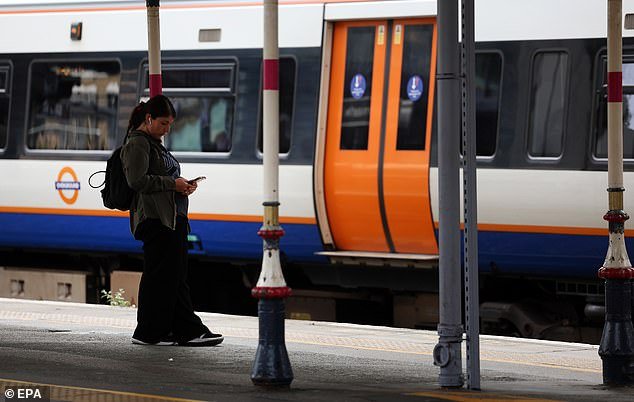 Los delitos sexuales en la red ferroviaria alcanzaron un nivel récord cuando los laboristas fueron acusados de “perder terreno en el transporte público”