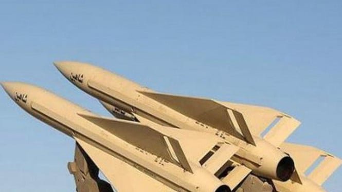 En respuesta a los ataques israelíes, Irán lanza misiles y drones