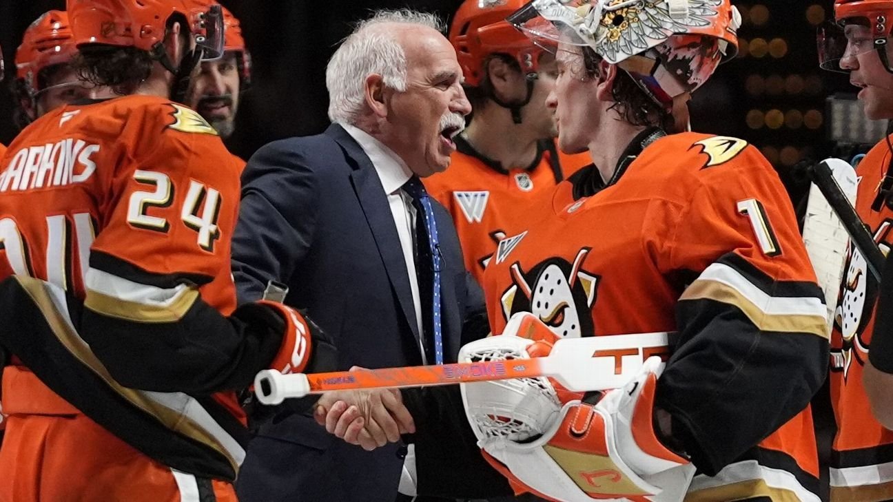 Joël Quenneville se convierte en el segundo entrenador de la NHL con 1.000 victorias