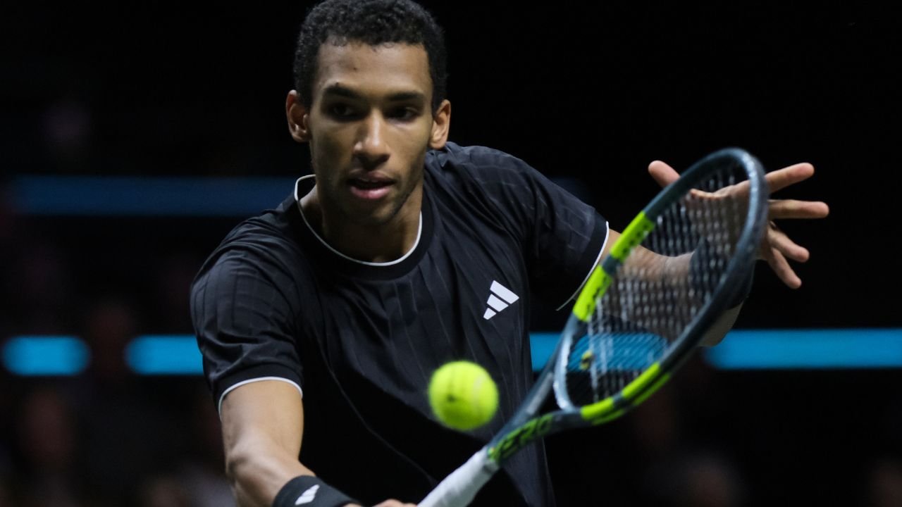 Auger-Aliassime de Montreal avanza a las semifinales de Dubai y se enfrenta a Medvedev