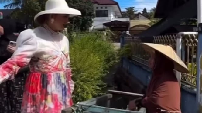 Su estilo de vestir está en el centro de atención, aquí hay una serie de datos interesantes sobre la esposa del gobernador de Kalimantan Oriental.