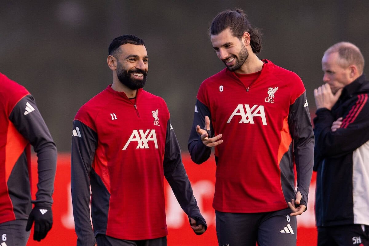 19 jugadores entrenan antes del viaje al bosque