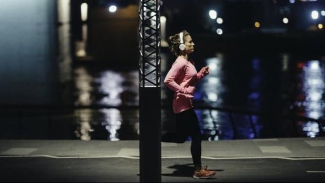 Hacer ejercicio antes de Sahur, ¿está bien? Aquí está la explicación del médico y sus consejos seguros para mantenerse en forma durante el Ramadán.