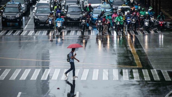 Lluvia en varias ciudades de Indonesia el primer día de ayuno del Ramadán