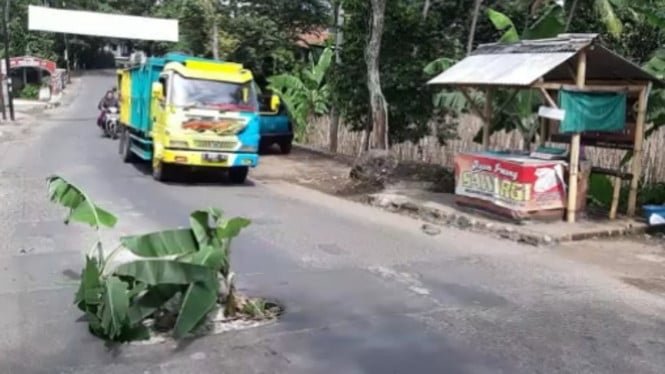El gobernador de Lampung promete no más baches en medio del pico de flujo de regreso a casa del Eid