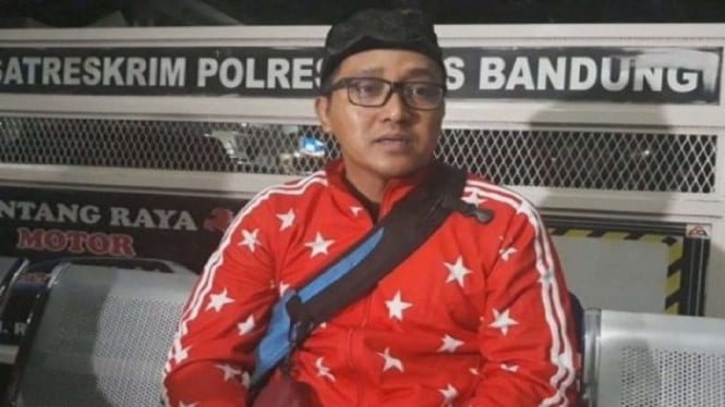 Teddy Pardiyana permite que la familia de Sule adopte a su hijo, con la condición…