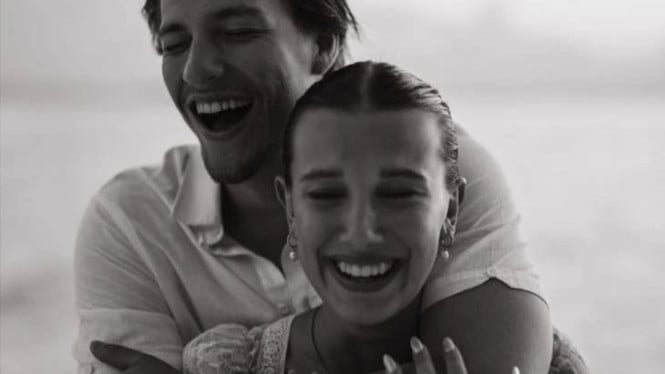 Millie Bobby Brown vive una nueva vida como madre tras adoptar a su hijo en 2025