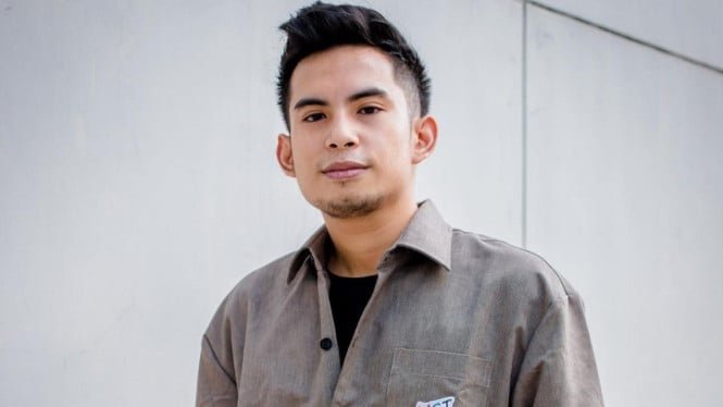 Madre dice con franqueza que no le gusta la nueva novia de Okin y las fechorías de Maia Estianty durante la universidad