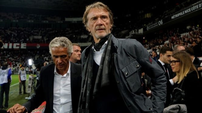 Haciendo ruido, el propietario de MU fue rociado por el capitán de rugby inglés