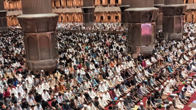 ¿Tarawih solo o en congregación? Esta es una explicación de eruditos y argumentos que a menudo se pasan por alto.