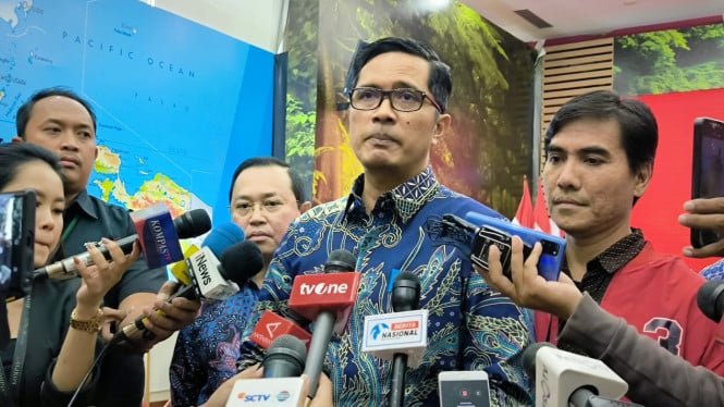 Febri Diansyah considera extraño el juicio de Kerry Riza y espera que el juez tome una decisión clara y justa