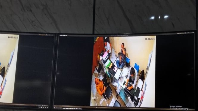 6981d0a112839-cctv-di-ruang-penyidik-polsek-cilandak_gemini_665_374.jpg