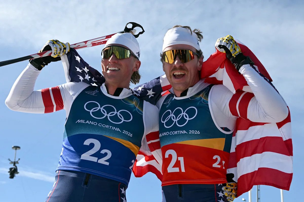 Juegos Olímpicos de Invierno de 2026: el equipo de EE. UU. gana la plata en sprint por equipos a campo traviesa y el noruego Johannes Hoesflot Klaebo establece un récord