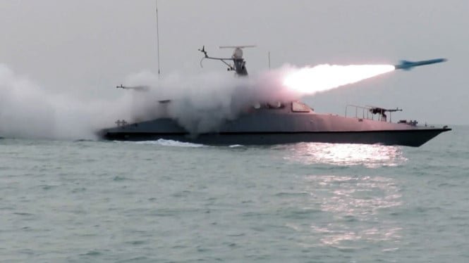 Irán y Rusia realizan ejercicios militares conjuntos en el Mar Arábigo cerca de portaaviones estadounidense