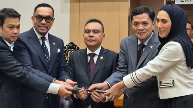 Tras ser desactivado, Ahmad Sahroni volvió a ser presidente de la Comisión III de la RPD