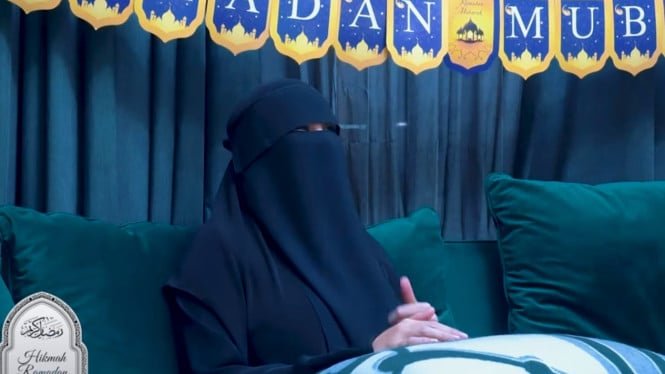 ¡Kartika Putri finalmente aparece ante el público! La apariencia velada está en el punto de mira