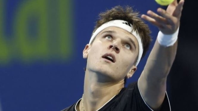 ¡Gran sorpresa en Doha! Jakub Mensik elimina al número 2 del mundo, Jannik Sinner