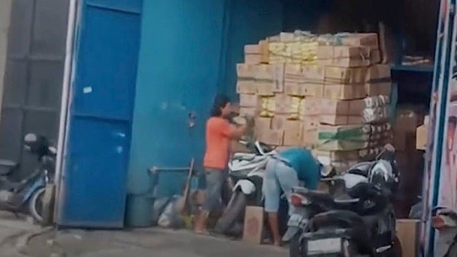 Viral en Cengkareng, el Honda Vario lleva una carga útil equivalente al Gran Max