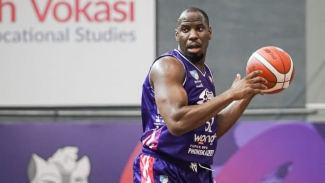 RANS limpia después de un comienzo tambaleante, Jabari Narcis se convierte en la primera víctima